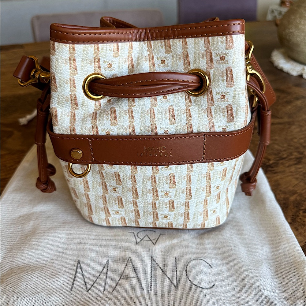 MANC Mini Bond Bucket Bag | NEW